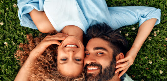 Przeciwieństwa się przyciągają? A może wprost przeciwnie?