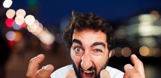 Głupi, głupota, ogłupianie społeczeństwa