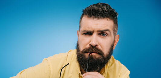 Ostrzegają Cię przed facetem? Uważaj