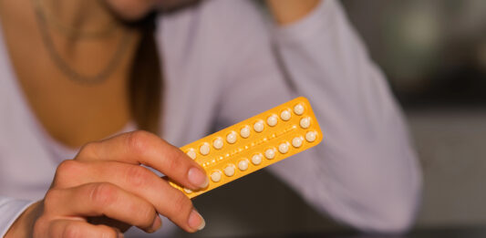 Plusy i minusy antykoncepcji hormonalnej – czy znasz je wszystkie?