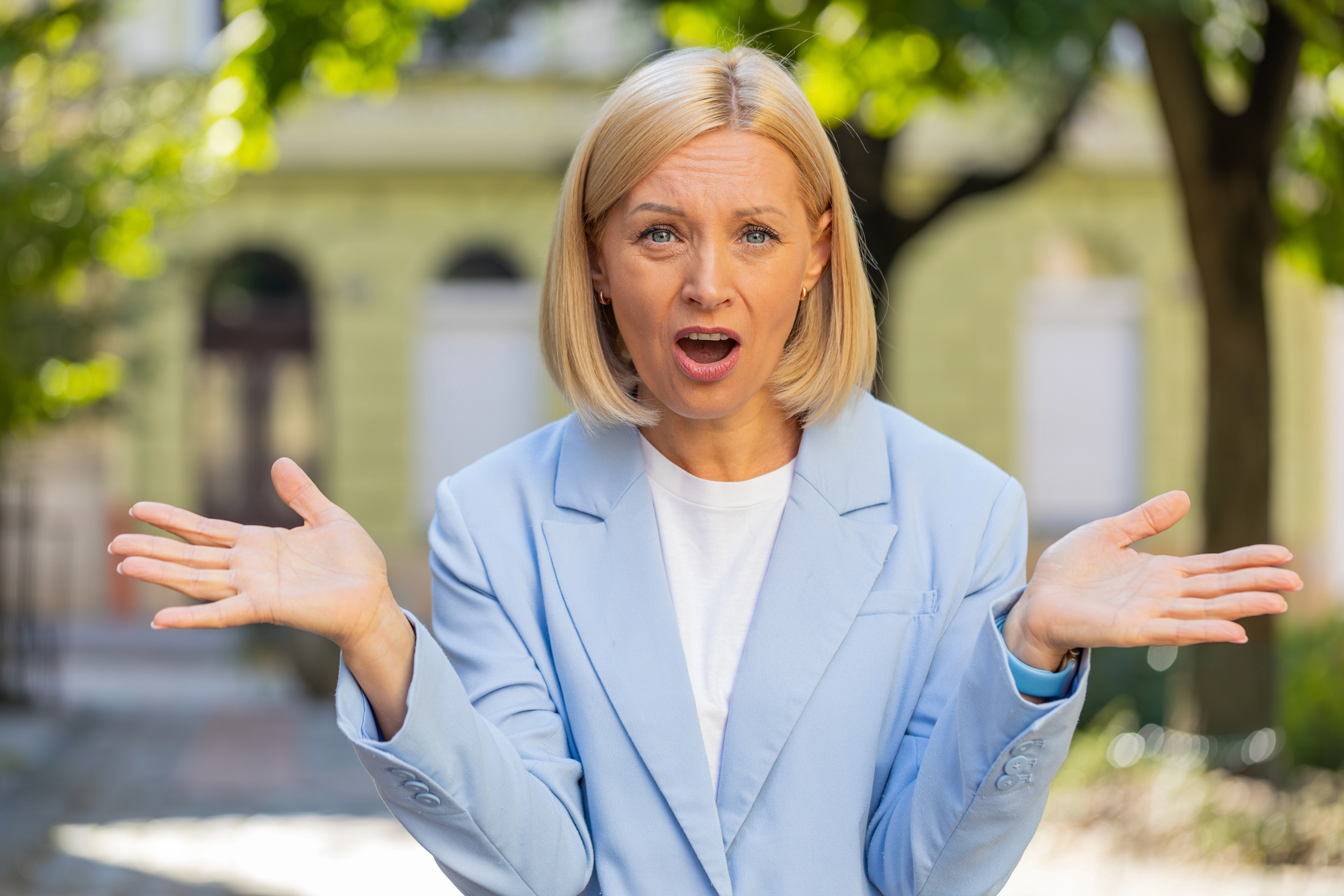 Te objawy mogą Cię zaskoczyć. Menopauza, jakiej nie znasz