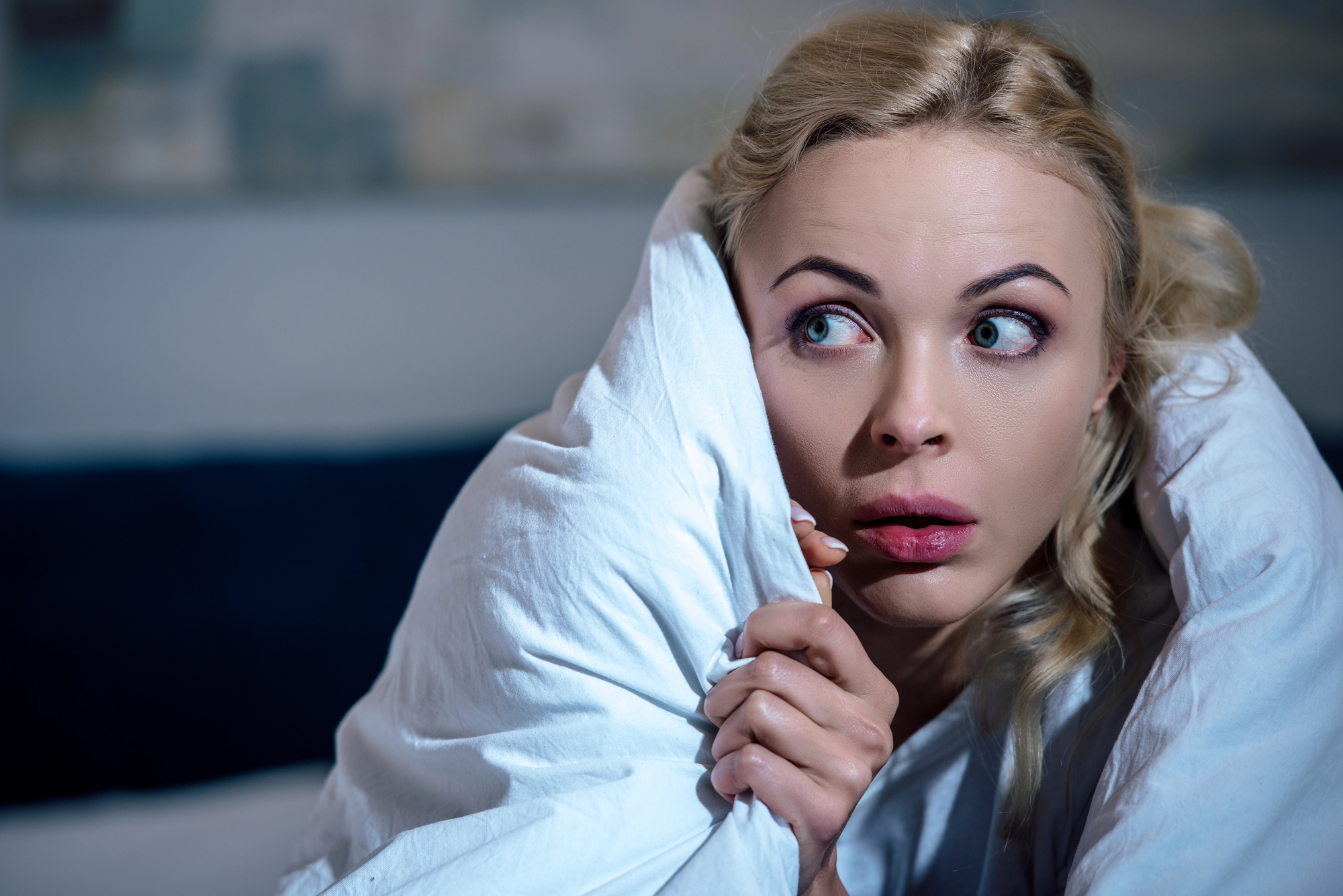 Styl lękowy u kobiet: dlaczego tak bardzo chcemy, a jednocześnie tak bardzo się boimy?