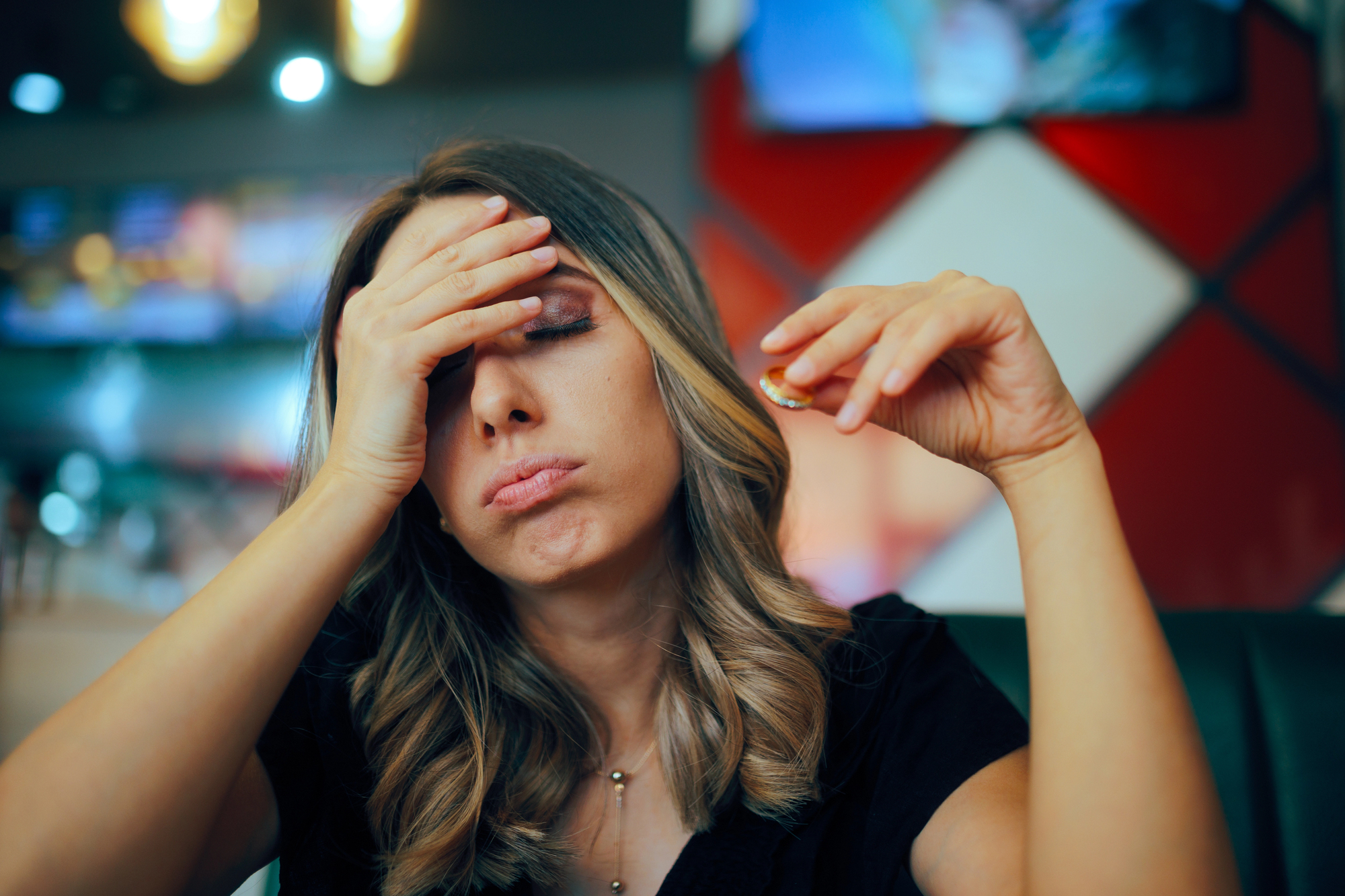 Dlaczego przyciągam niedostępnych emocjonalnie mężczyzn?